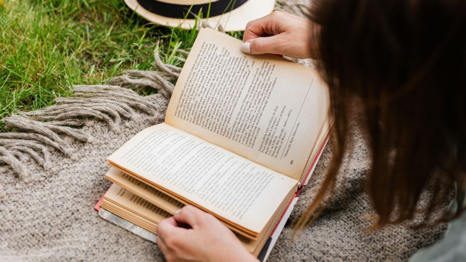 Cele mai bune cărți de citit în 2026 care merită fiecare pagină