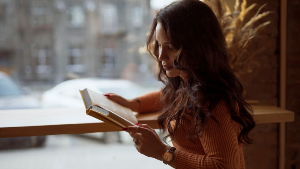 Cărți populare de pe booktok care merită citite