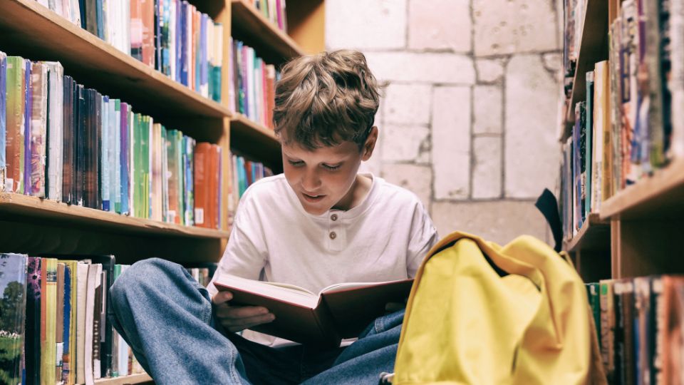 Cărți de citit pentru adolescenți